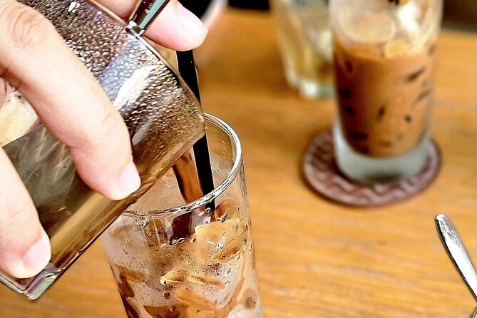 Vietnam Coffee Journey - Make extraordinary tasty coffee yourself - The Phin lesson: slow brewing with a practical payoff