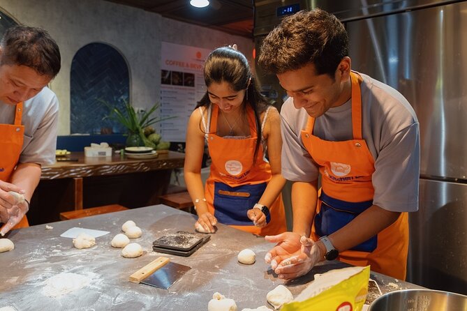 Vietnamese Bread & Brew: Banh Mi Baking Class & Specialty Coffee - Who should book this class
