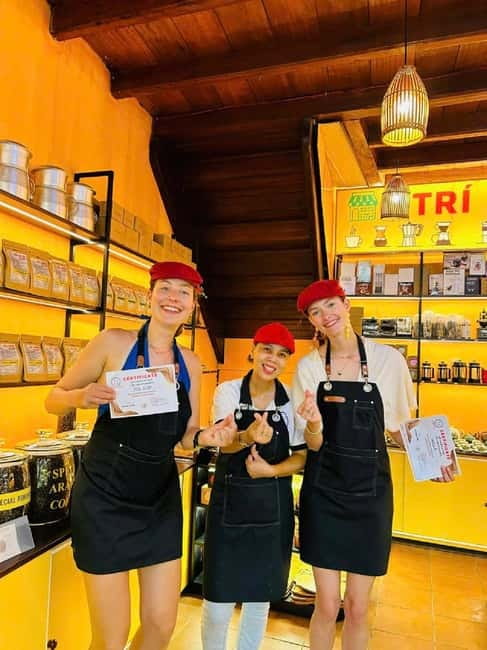 Vietnamese Coffee Making Class in Hoi An - Mixing a Cool Coconut Coffee