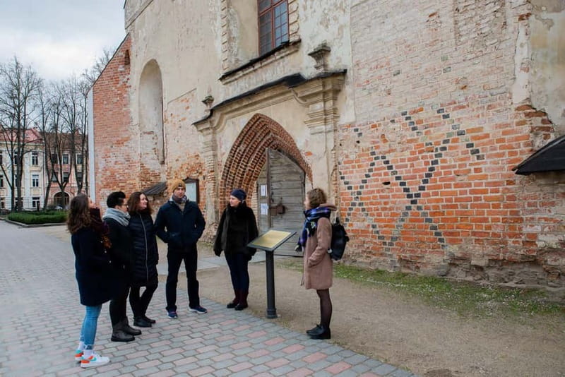 Vilnius: Morning Coffee Tour with Local Guide - Pilies Street and the route through Vilnius University