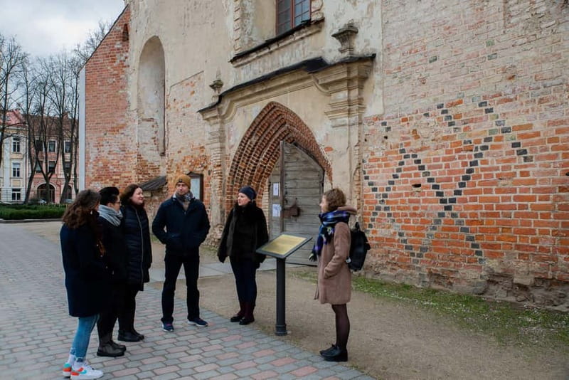 Vilnius: Morning Coffee Tour with Local Guide - The Presidential Palace and Vilnius on screen